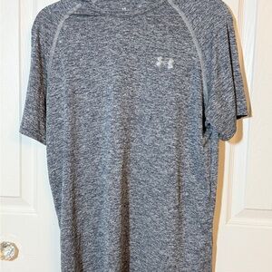 EUC Under Armour Men's Gray Performance TShirt Tee Sz M. AM